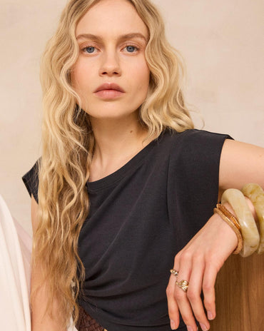 T-SHIRT SANS MANCHES LYNDA